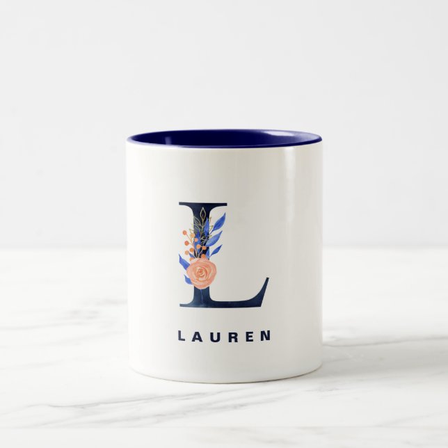 Blumenbrief L Navy Blue Monogram Zweifarbige Tasse (Mittel)