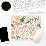 Blumenbüro für Frühlingsblüten und Pfirsichfarben Mousepad<br><div class="desc">Frische Aquarellblüten mit Rose,  Peonies und Hydrangeas in Pfirsich,  Rosa und Salbei grün.</div>