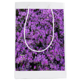 Blumendesign in Lila Mittlere Geschenktüte