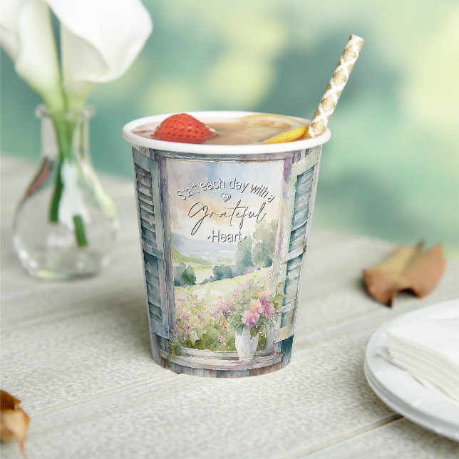 Blumenfenster mit Gratex-Herzfarbe Pappbecher (In Situ)