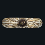 Blumenfresco auf Tan Hintergrund Skateboard<br><div class="desc">Ein großer Blumenkopf bildet den größten Teil dieses Freskos. Auf einem bräunlichen Hintergrund ist das Stück sehr rustikal. Das wäre eine schöne Ergänzung zu jeder Zuhause!</div>