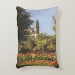 Blumengarten auf Sainte-Adresse von Claude Monet Dekokissen<br><div class="desc">Blühender Garten an der Sainte Adresse (1866) von Claude Monet ist ein Vintager Impressionismus feiner Art Blumenmalerei. Ein wunderschöner Blumengarten im Frühling mit blühenden Rose-Büschen im Hinterhof eines Hauses. Über den Künstler: Claude Monet (1840-1926) war Gründer der französischen impressionistischen Malerei, wobei die meisten seiner Gemälde "en plein air" (im Freien)...</div>