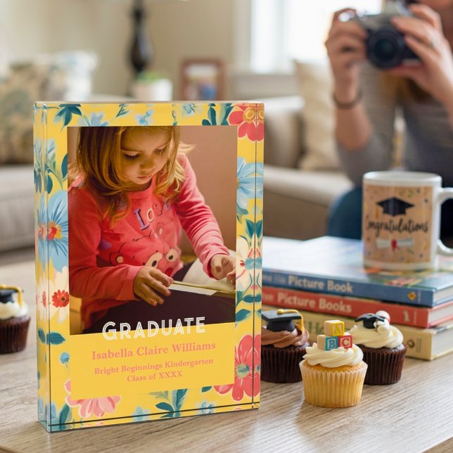 Blumengeschenke für Kindergartenmädchen Abschluss Fotoblock (Floral Graduation Gifts for Kindergarteners Girls Photo Block)