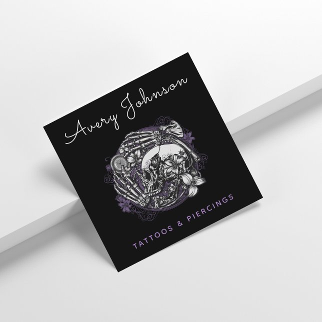 Blumengotik Skull Tattoo Künstler Social Media Quadratische Visitenkarte (Von Creator hochgeladen)