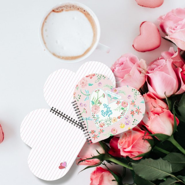 Blumenherzen in Liebe Dragonfly Valentinstag Notizbuch (Von Creator hochgeladen)