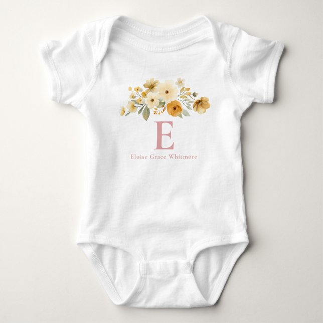 Blumeninitial Staubrose Mädchen Monogramm  Baby Strampler (Vorderseite)