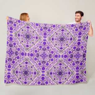 Blumenkacheln in violett- und wattenrosa fleecedecke