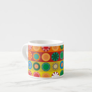 Blumenkraft in Reihen Espressotasse