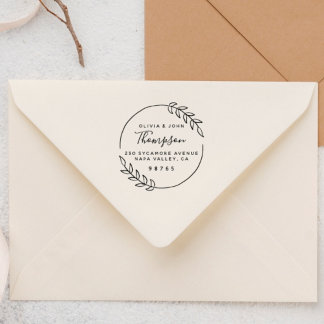 Blumenkranz-Monogramm-Rücksende-Adresse-Stempel Permastempel