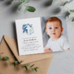 Blumenkreuz Foto Einladung<br><div class="desc">Feiern Sie die Taufe Ihres Babys mit diesem Blumenkreuz-Design mit einem Foto Ihres Babys. Der Text und die Formulierung können zusammen mit anderen Merkmalen dieses Designs personalisiert sein. Das Bild kann ersetzt und bearbeitet werden.</div>