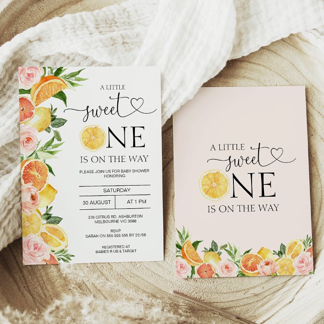Blumenlemonen Orange Little Sweet One Baby Dusche Einladung (Citrus themed a little sweet one baby shower invitation with lemons, oranges, and pink flowers.)