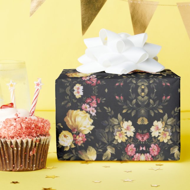 Blumenmuster auf schwarzem Hintergrund Geschenkpapier (Geburtstagsparty)
