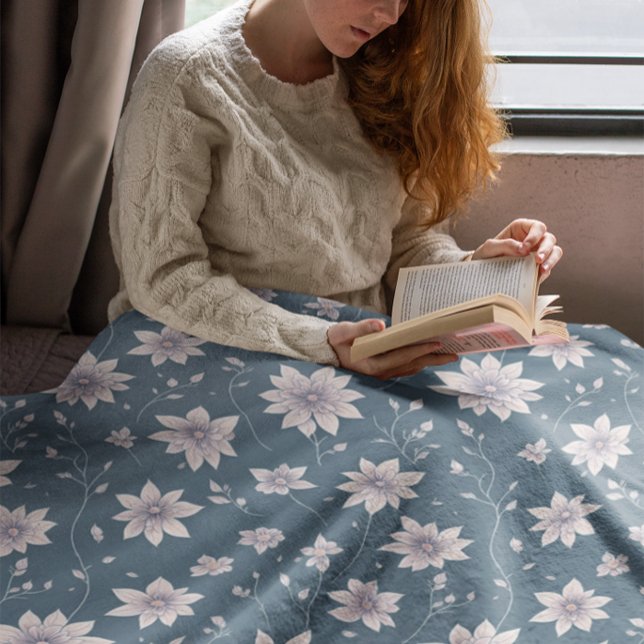 Blumenmuster im Aquamarinen Hintergrund Sherpadecke (Von Creator hochgeladen)