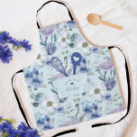 Blumenmuster-Imitate Stitched Pocket Spoon & Whisk Schürze<br><div class="desc">Elegante blumengeschmückte Eiffelturm-Imitat stickten die Schürze der vorderen Hosentasche. Das Design zeichnet sich durch ein elegantes blaues und lila Blumenmuster aus, das mit einer Tasche aus Imitaten im Vorderteil aufgestickt ist. Aus der vorderen Hosentasche des Imitats springen ein Flüstchen und ein Löffel Herzlöffel heraus. An der Vorderseite der Tasche ersetzen...</div>