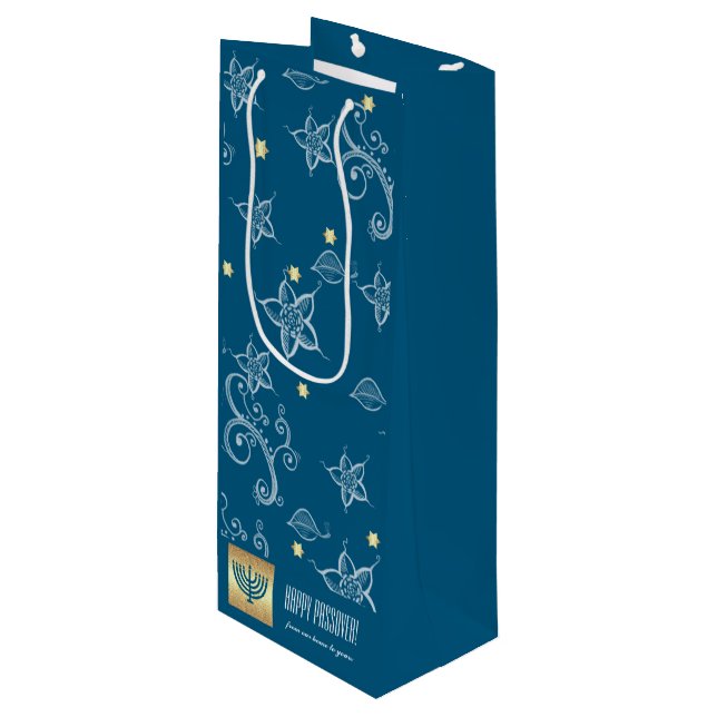 Blumenmuster, Menorah, Individuelle Name Pessach Geschenktüte Für Weinflaschen (Vorderseite Schrägansicht)
