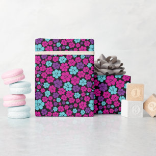 Blumenmuster - Rosa, Lila, Blau und Schwarz Geschenkpapier