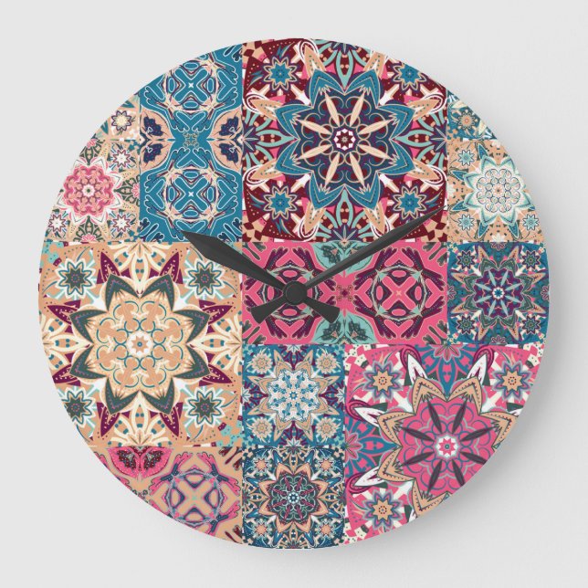 Blumenmuster: Vintages kariertes Muster. Große Wanduhr (Vorderseite)