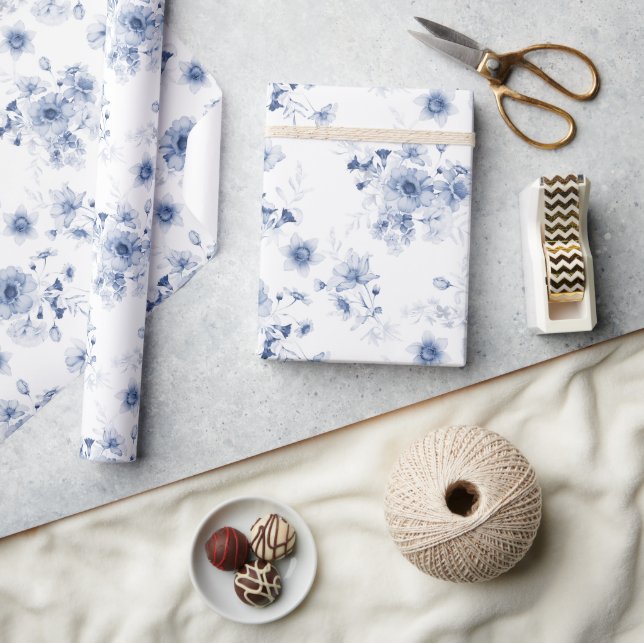 Blumenpapier mit blauer Flora Watercolor Geschenkpapier (Kunsthandwerk)