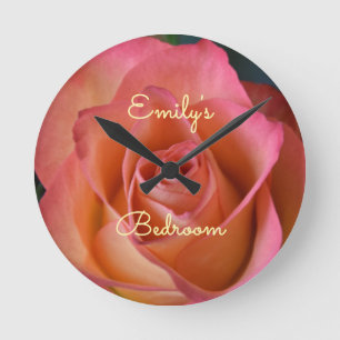 Blumenpfirsichrosa Rosenrosa Wandleuchte personali Runde Wanduhr