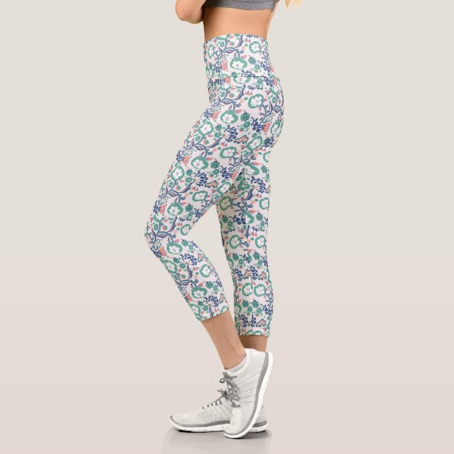 Blumenspass auf weiß drucken capri leggings (Links)