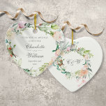 Blumenzarte zum Geburtstag Keramik Ornament<br><div class="desc">Dieses elegante Hochzeitsgeschenk oder Jubiläumszehrdekor mit einer zarten Aquarellblumengarage kann mit Ihrer Jubiläumsbotschaft,  Ihren Namen und Ihrem Datum personalisiert werden. Auf der Rückseite befindet sich eine passende Blumengarne,  die elegante Monogramm-Initialen umrahmt. Entwickelt von Thisisnotme©</div>