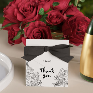 Blumige handgezeichnete schwarz-weiße Doodle-Hochz Geschenkschachtel