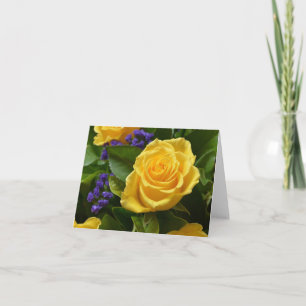 Blumige sonnengelbe Rose und lila Blüten leer Dankeskarte
