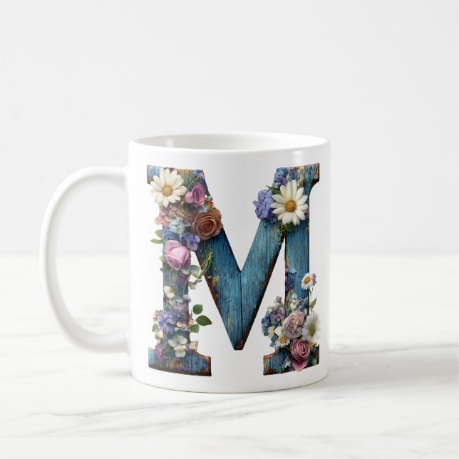 Blumiges rustikales Buchstabe M Monogramm Kaffeetasse (Links)