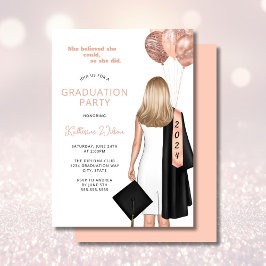 Blush Blonde Female Sie glaubt Graduierungspartei Einladung