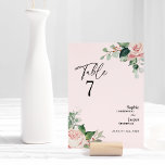 Blush Bloral Pink Hochzeitkarte der Tischnummer<br><div class="desc">Dieses blütenfarbene Hochzeitskartenteam in Rosa und Marineblau mit seinem schicken klassischen Hintergrund und der modernen Typografie und der eleganten Kalligraphie verleiht dem Set einen eleganten Ton für jeden Veranstaltungsstil. Jedes Produkt ist mit wunderschönen, rosa Rosen mit üppigen Rosen und pfirsichfarbenen und elfenbeinigen Hydrangeas, die mit üppigen Eukalyptus- und grünen Blattdetails,...</div>