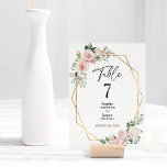 Blush Bloral Simple White Wedding Tischnummer<br><div class="desc">Dieses schlichte, blumenweiße Hochzeitsdesign besticht durch seine eleganten, neutralen Schwarz-Weiß-Hintergründe mit schlichter moderner Typografie und eleganter Kalligraphie, die für jeden Veranstaltungsstil einen raffinierten Ton in Set verleihen. Jedes Produkt ist mit wunderschönen, rosa Rosen mit üppigen Rosen und pfirsichfarbenen und elfenbeinigen Hydrangeas, die mit üppigen Eukalyptus- und grünen Blattdetails, zusammen mit...</div>