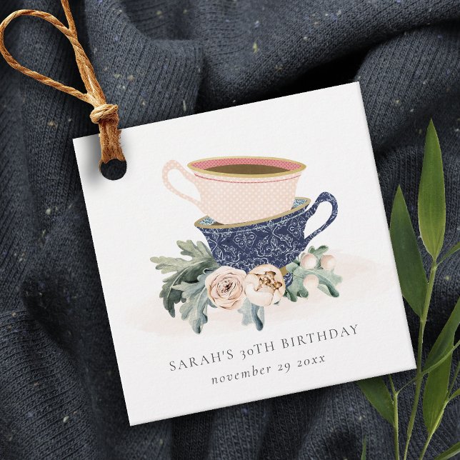 Blush Blue Flora Gestapelte Teebecher jedes Alter  Geschenkanhänger (Von Creator hochgeladen)