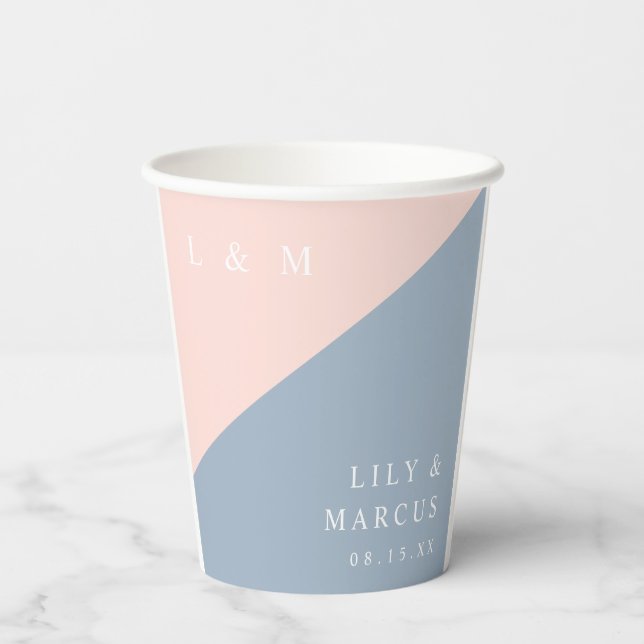 Blush Dusty Blue Moderne elegante Monogram Wedding Pappbecher (Rückseite)