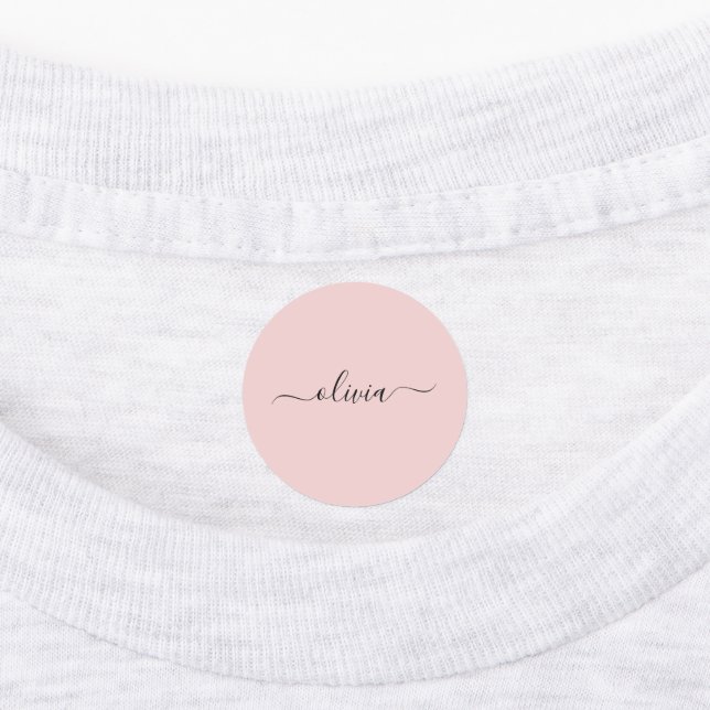 Blush Dusty Pink Modern Script Girl Monogram Name Etiketten (Befestigt)