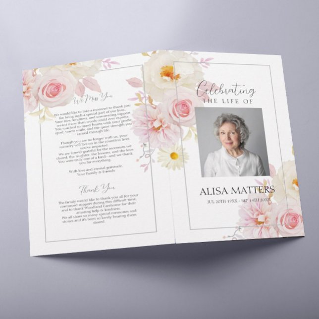 Blush Floral Beerdigung Programm Feiern das Leben Flyer (Von Creator hochgeladen)