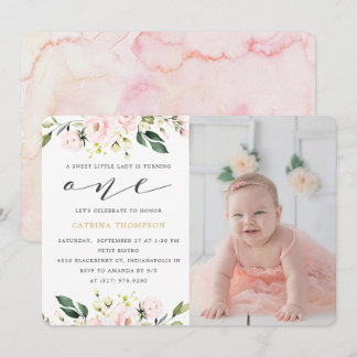Blush Floral Greenery Girl 1. Geburtstag Foto Einladung