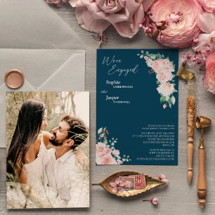 Blush Floral Navy Foto Wir sind Verlobt Einladung