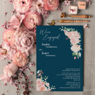 Blush Floral Navy Wir sind Verlobt Einladung