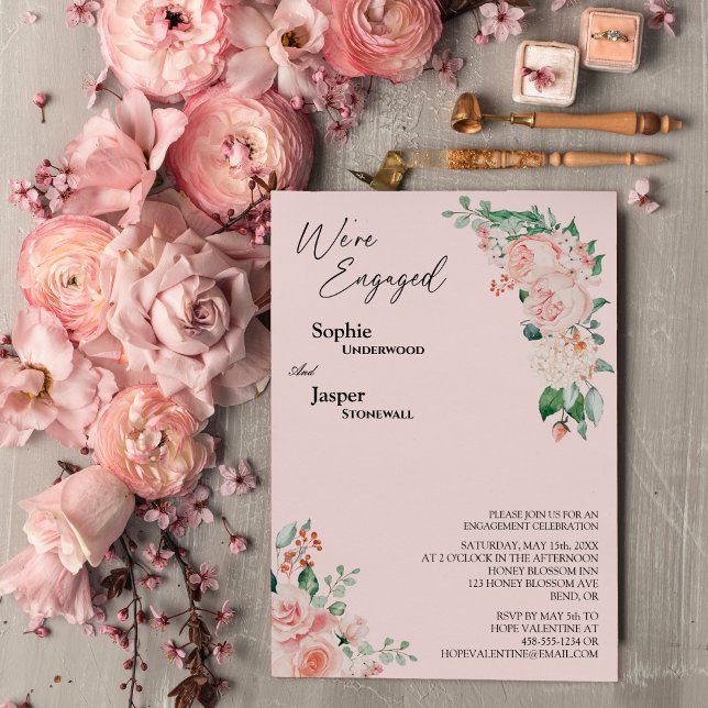 Blush Floral Pink Wir sind Verlobt Einladung (Von Creator hochgeladen)