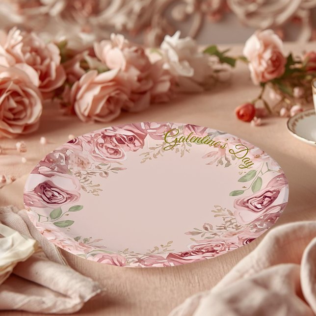 Blush Garden Roses Galentine Brunch Table Florals Pappteller (Von Creator hochgeladen)