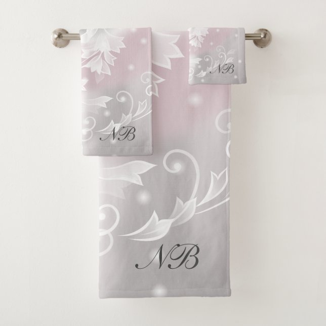 Blush Gray White Floral Fantasy Initialen Badhandtuch Set (Insitu)