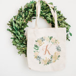 Blush Greenery Floral Wreath Bridesmaid Initial Tragetasche<br><div class="desc">Die personalisierte Tote-Tasche-Design verfügt über ein Monogramm,  das durch einen eleganten,  blumenfarbenen Kranz gerahmt wird,  der eine bemalte Vegetation mit Rose,  ranunculus Blume und Blätter in neutralen Weiß-,  Creme-,  Rosa-,  Gold- und Grüntönen umfasst. Ein tolles Geschenk für Ihre Hochzeitsfeier / Brautmädchen!</div>