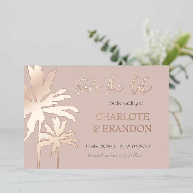 Blush Palm Trees Beach Hochzeit Save the Date Gold Folieneinladung (Stehend vorne)