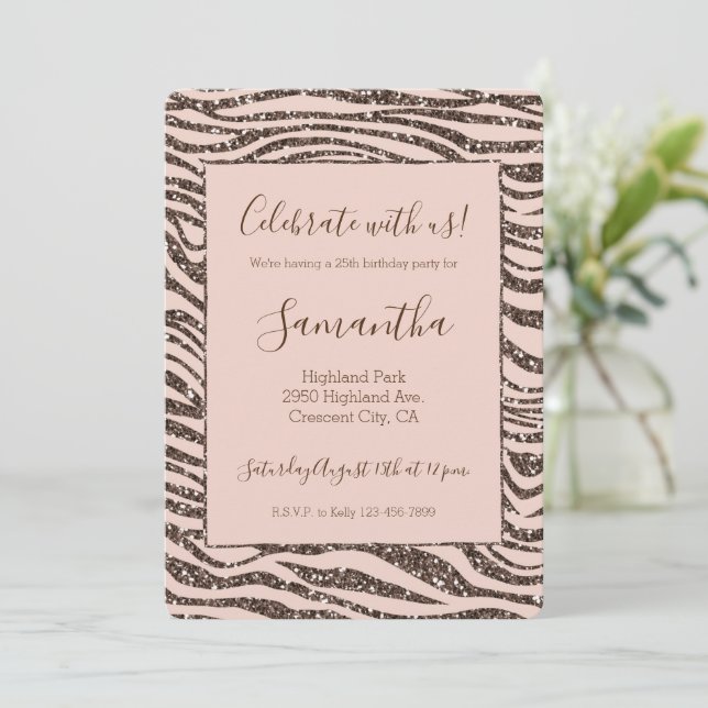 Blush Peach Chocolate Brown Zebra Print Glitzer Einladung (Stehend Vorderseite)