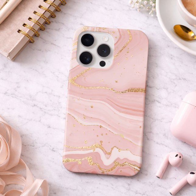 Blush Pink and Gold Marble iPhone Hülle (Von Creator hochgeladen)