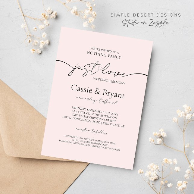 Blush Pink & Black Just Liebe Moderne Script Hochz Einladung (Minimal Blush Pink Wedding Invitation with Modern Script and Simple Typography)