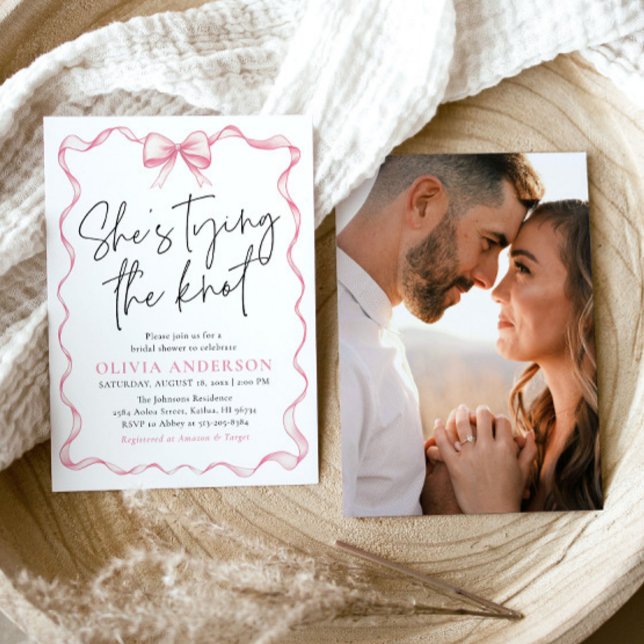 Blush Pink Bow Sie bindet das Brautparty des Knote Einladung (Watercolor Modern Cute Blush Pink Bow Ribbon Coquette She's Tying the Knot Bridal Shower Invitation)
