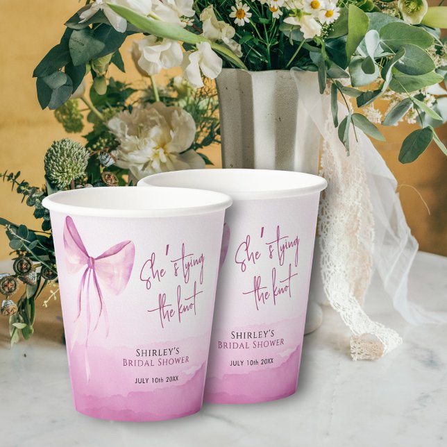 Blush Pink Bow Sie bindet das Brautparty des Knote Pappbecher (Von Creator hochgeladen)