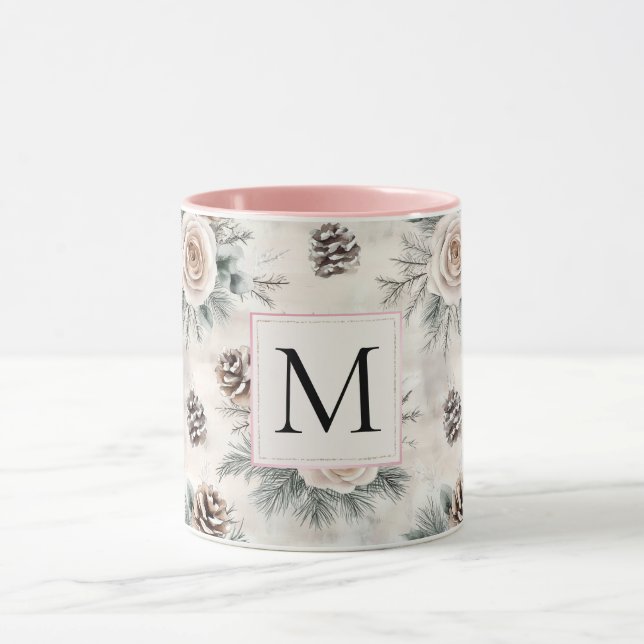 Blush Pink Christmas Pine Cones Floral Monogram Tasse (Zentrum)