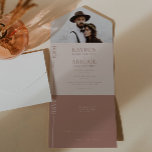 Blush Pink Clean Line Einladung Hochzeitsfeiern<br><div class="desc">Moderne und saubere Hochzeitseinladung mit sauberer minimalistischer Linie mit Ihren Initialen. Die Farbe Rosa und Terrakotta sind rot.</div>